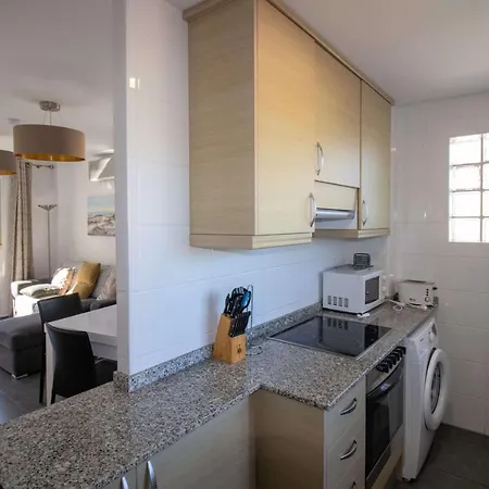 Apartment Urbanizacion Familiar Arenas 101 *